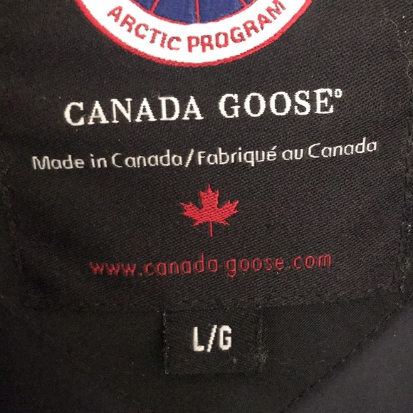 CANADA GOOSE 🇨🇦 LADIES ORIGINAL PARKA FROM YEARS AGO SIZE LARGE DOWN FILLED - Picture 8 of 15
